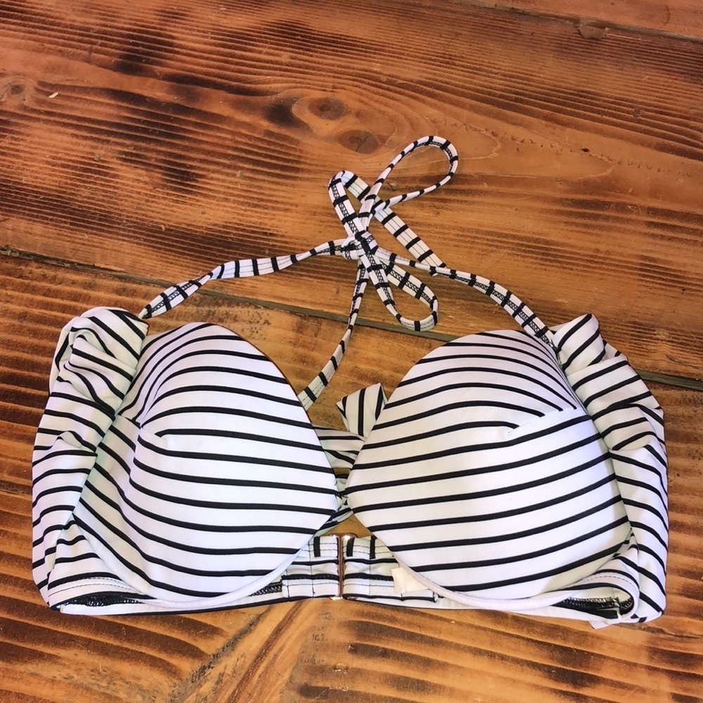 Victoria’s Secret swim suit top bikini top stripped swim wear size 32DD summer‌ - Picture 4 of 8